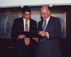 Infonavit.jpg (12423 bytes)