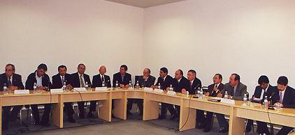 EliasA1.JPG (45854 bytes)