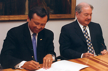 Abm-CMIC.jpg (41155 bytes)