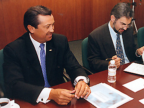 Imss-CMIC.JPG (42888 bytes)