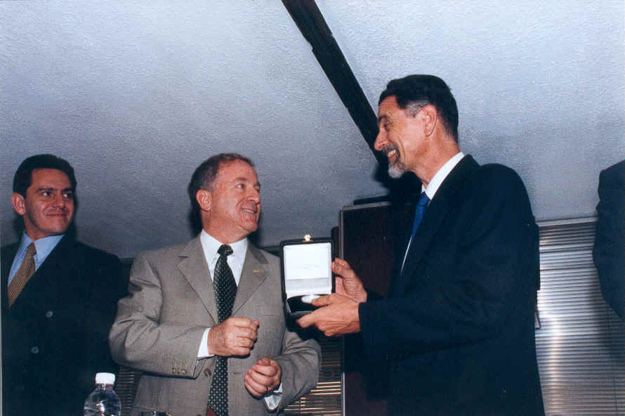 foto2.jpg (710039 bytes)