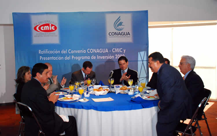 FOTO 1.JPG (459566 bytes)