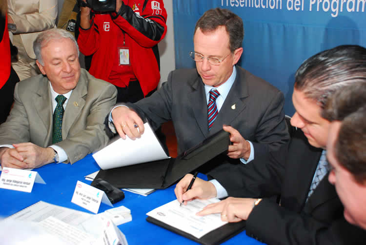 FOTO 4.JPG (3978737 bytes)